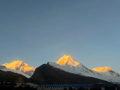 12 days Manaslu Circuit Trek